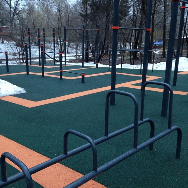 Спортивные площадки в Ломоносове