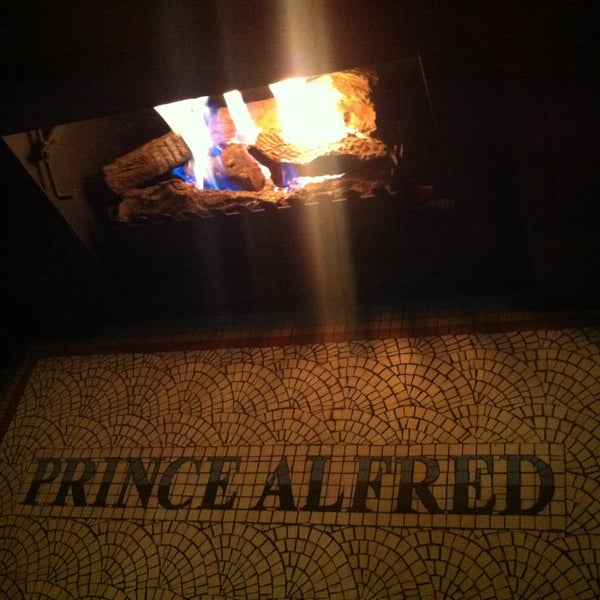 5/7/2013에 Jes님이 Prince Alfred Hotel에서 찍은 사진