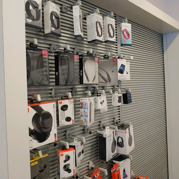 Photos At Verizon Mobile Phone Shop In La Quinta Photos At Verizon Mobile Phone Shop In La Quinta