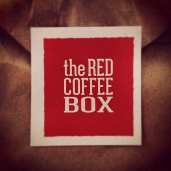 Снимок сделан в The Red Coffee Box пользователем wariio .. 2/19/2013