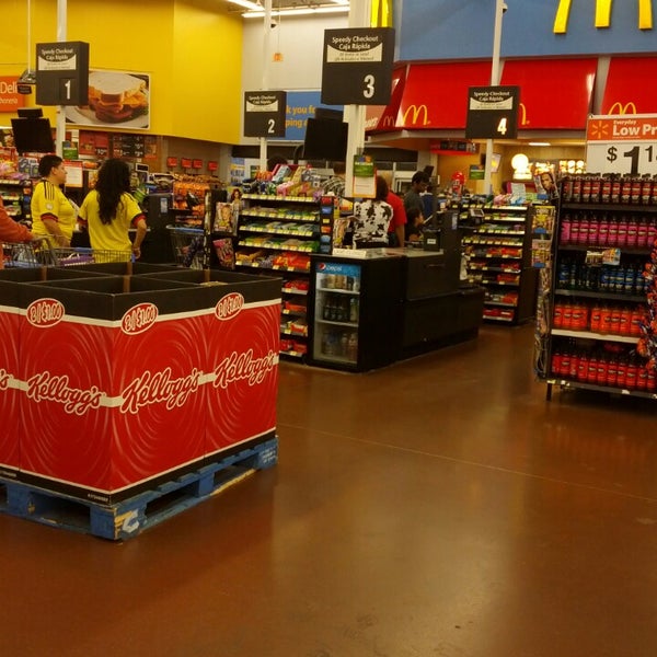 Walmart Supercenter Hipermercado en Waukegan