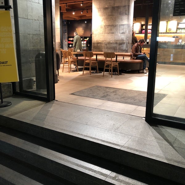 2/26/2019 tarihinde Juin M.ziyaretçi tarafından Starbucks'de çekilen fotoğraf