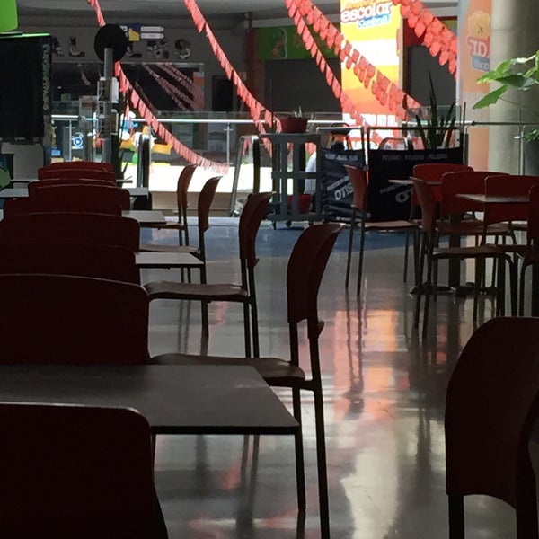 Deepo outlet на карте. Xl family outlet мытищи. Тц в щецине. Аутлет кинотеатр. Кинотеатр польша.