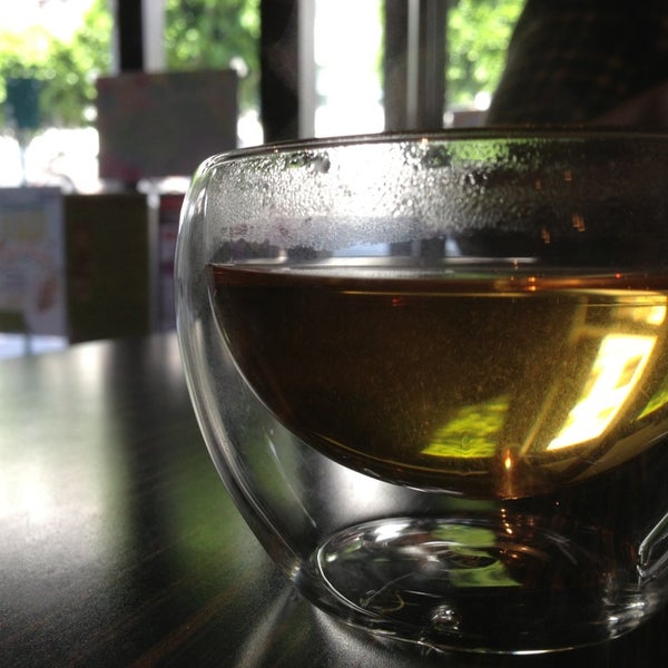 Foto tirada no(a) Tranquil Tea Lounge por Nathan N. em 4/4/2013