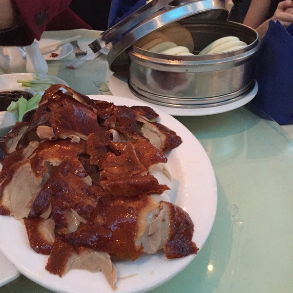 Photo taken at Kirin Court Chinese Restaurant by Oscar Alejandro on 12/27/2014