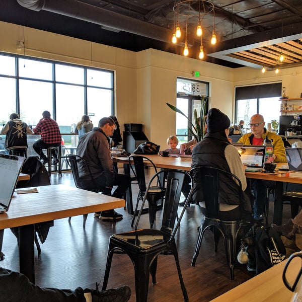 2/16/2019 tarihinde Virginie L.ziyaretçi tarafından Oracle Coffee Company'de çekilen fotoğraf