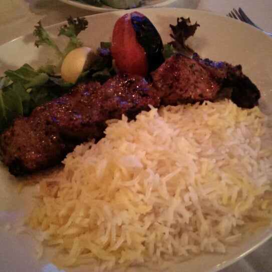 Das Foto wurde bei 1001 Nights Persian Cuisine von Virginie L. am 10/26/2014 aufgenommen