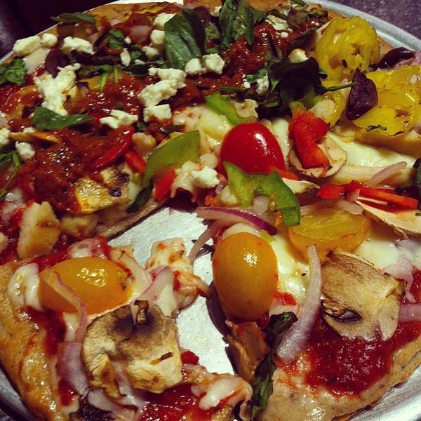 6/17/2013にLauren Reed F.がPie Five Pizzaで撮った写真