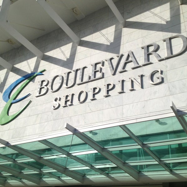 รูปภาพถ่ายที่ Boulevard Shopping โดย Camila O. เมื่อ 3/15/2013