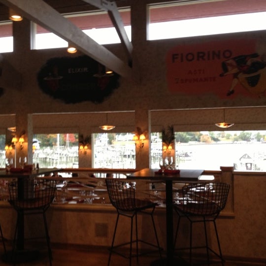 รูปภาพถ่ายที่ Piper Restaurant โดย Gary B. เมื่อ 10/9/2012