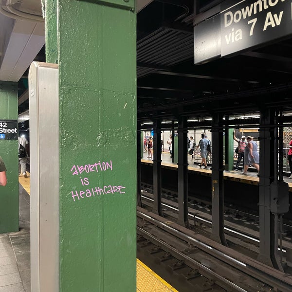 Das Foto wurde bei MTA Subway - 50th St (C/E) von Joel S. am 6/26/2022 aufgenommen