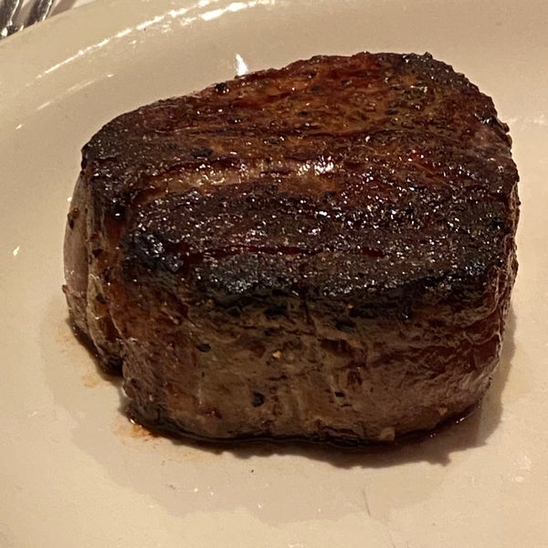 Photo taken at Bob&#39;s Steak &amp; Chop House by Joel S. on 12/13/2019