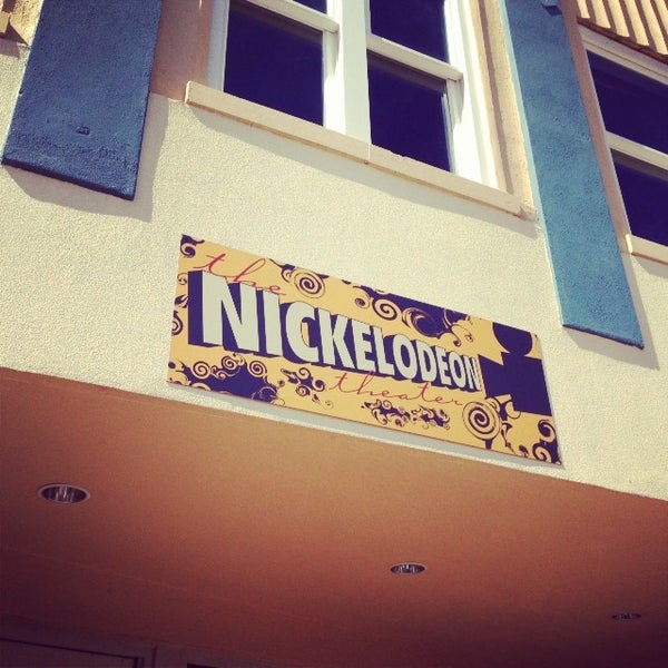 Foto tirada no(a) The Nickelodeon por Stephanie C. em 9/29/2013
