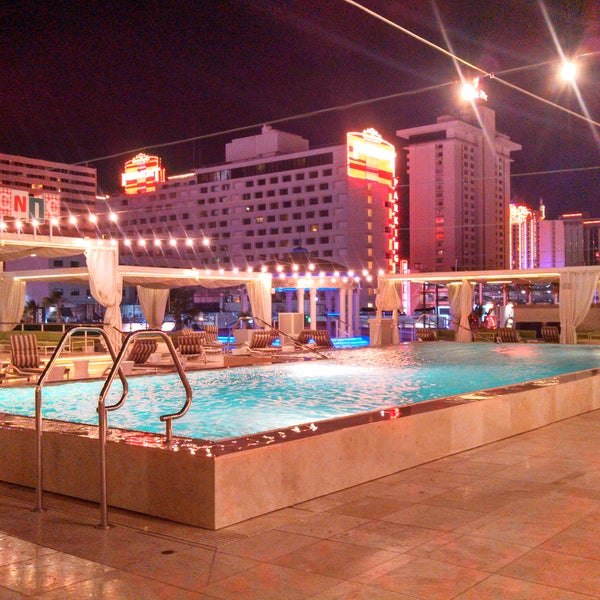 Best pool in #Downtown #Vegas #DTLV