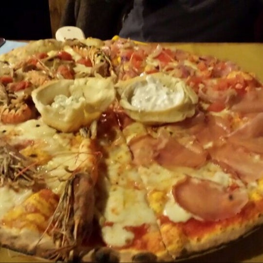 Photo taken at Pizzeria La Pace by Fabio on 4/18/2015