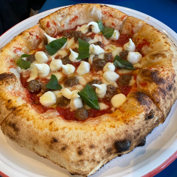 3/19/2023 tarihinde Minakoziyaretçi tarafından Pizzeria da peppe Napoli Sta&#39;ca'de çekilen fotoğraf