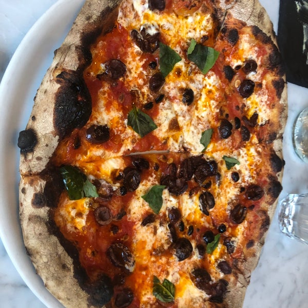 Foto tirada no(a) Razza Pizza Artiginale por Nicholas B. em 11/24/2023