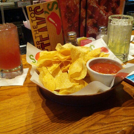 Photo taken at Chili&#39;s Grill &amp; Bar by Jacqueline Z. on 12/20/2012