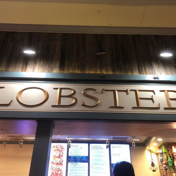 Photo taken at Lobster ME by Ericu D. on 10/27/2018