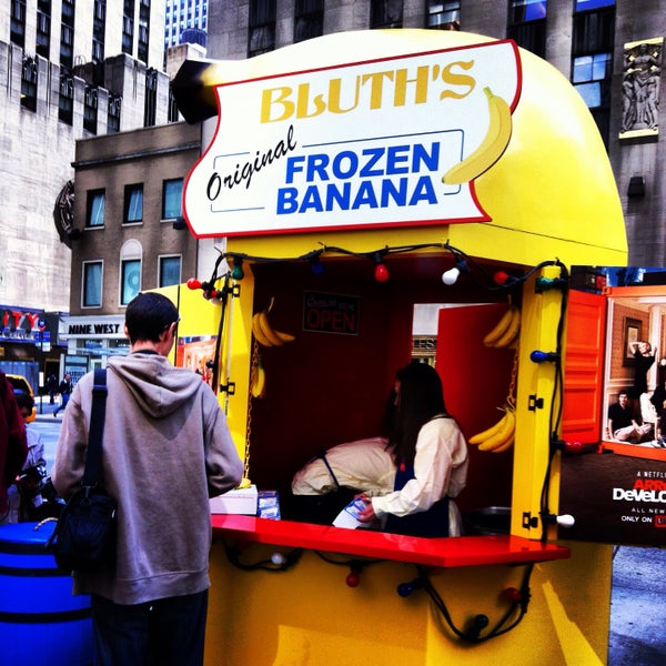 5/13/2013 tarihinde Kitty Z.ziyaretçi tarafından Bluth’s Frozen Banana Stand'de çekilen fotoğraf