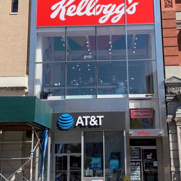 Photo taken at Kellogg’s NYC by Sonny F. on 5/24/2019