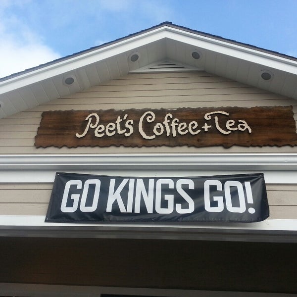 Photo taken at Peet&#39;s Coffee &amp; Tea by Kristina on 6/6/2014