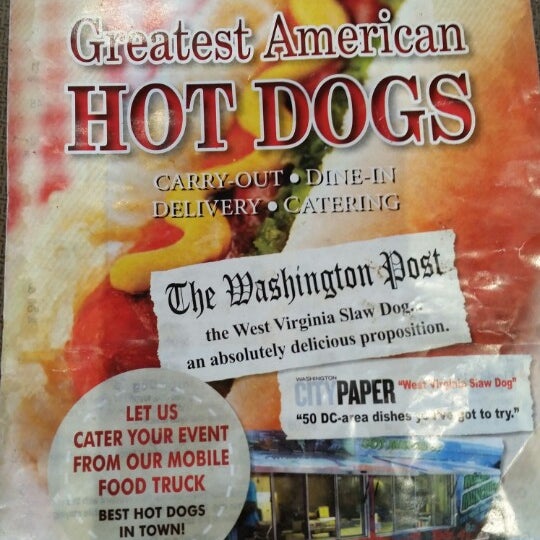 Foto tirada no(a) Greatest American Hot Dogs por Chaz C. em 7/4/2014