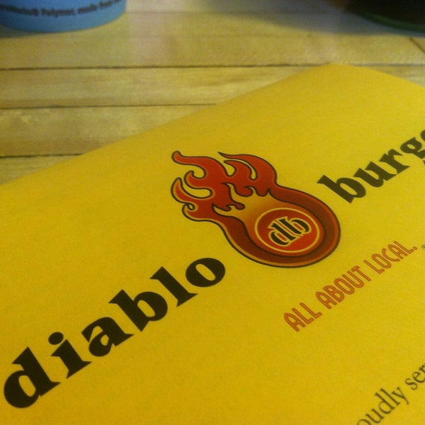 5/11/2013 tarihinde David T.ziyaretçi tarafından Diablo Burger'de çekilen fotoğraf