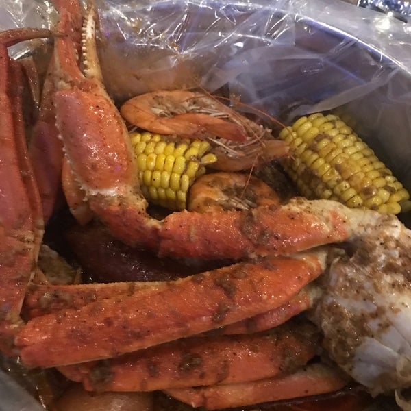 Foto tirada no(a) CajunSea &amp; Oyster Bar por Zorana em 9/26/2018