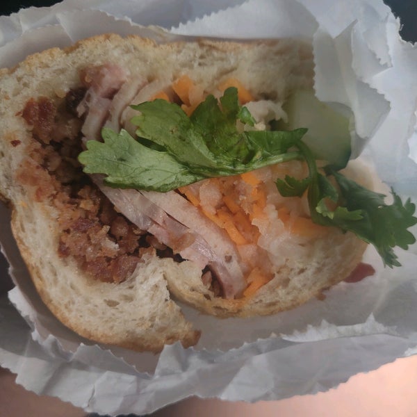9/22/2020にZoranaがSaigon Vietnamese Sandwich Deliで撮った写真