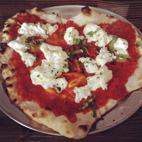 Das Foto wurde bei Pizza of Venice von Kat am 2/22/2014 aufgenommen