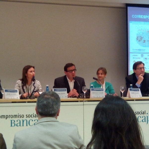 รูปภาพถ่ายที่ Fundación Bancaja โดย Cristina M. เมื่อ 11/13/2014