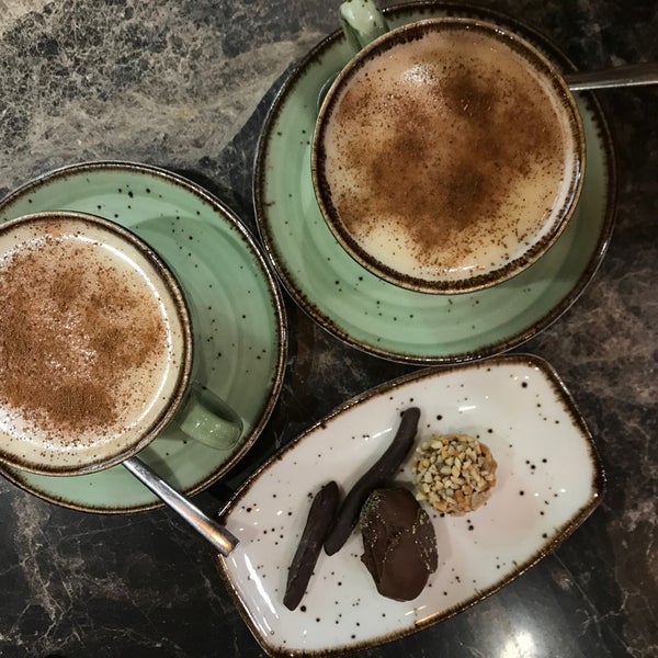2/1/2020 tarihinde Ozlem E.ziyaretçi tarafından Hane Çikolata &amp; Kahve'de çekilen fotoğraf