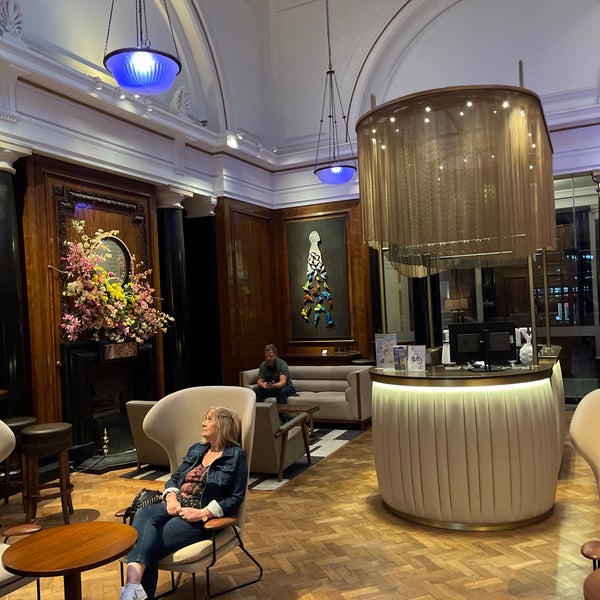 Foto tomada en London Marriott Hotel County Hall  por Gordon P. el 9/25/2021