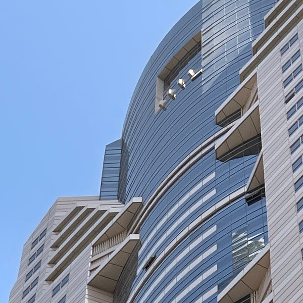 Foto scattata a Dubai Marriott Harbour Hotel &amp; Suites da Gordon P. il 3/27/2021
