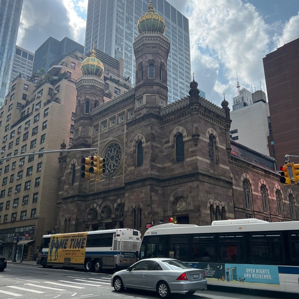 Foto tomada en Central Synagogue  por Gordon P. el 8/28/2022