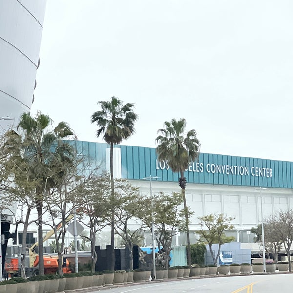 Foto tirada no(a) Los Angeles Convention Center por Gordon P. em 4/16/2023