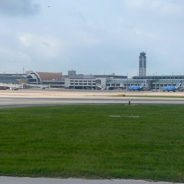 Photo taken at Louis Armstrong New Orleans International Airport (MSY) by Gordon P. on 5/9/2024