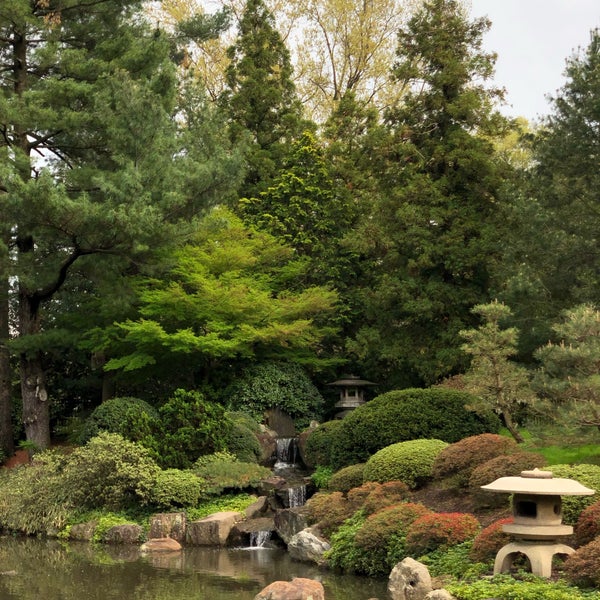 Photo taken at Shofuso Japanese House and Garden by Jainee S. on 4/21/2019