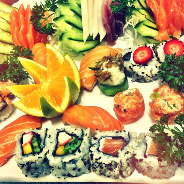 รูปภาพถ่ายที่ Jow Sushi Bar โดย Jefferson D. เมื่อ 5/27/2014