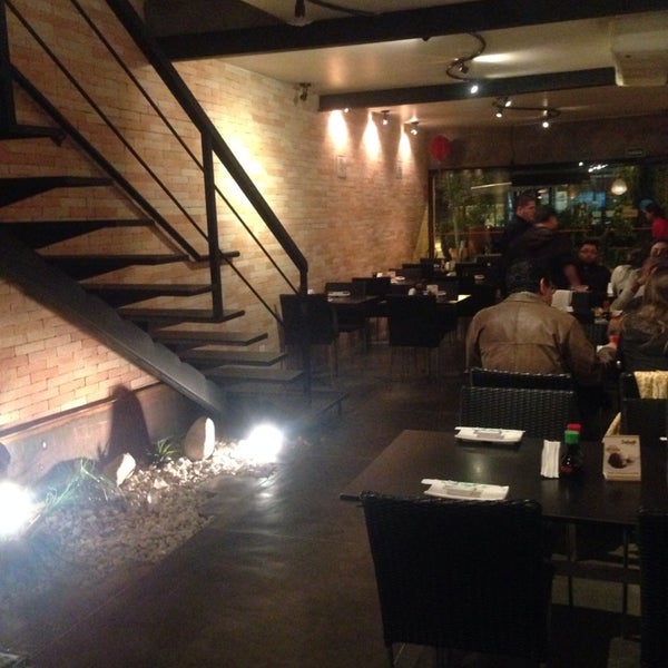 5/27/2014 tarihinde Jefferson D.ziyaretçi tarafından Jow Sushi Bar'de çekilen fotoğraf