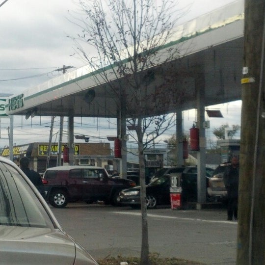 Hess Express Fuel Station in Mariners Harbor