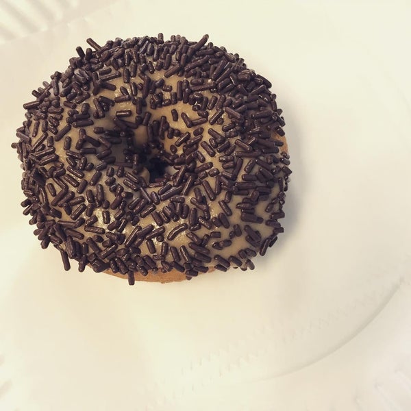 8/20/2015にAmanda L.がDesert Donutsで撮った写真