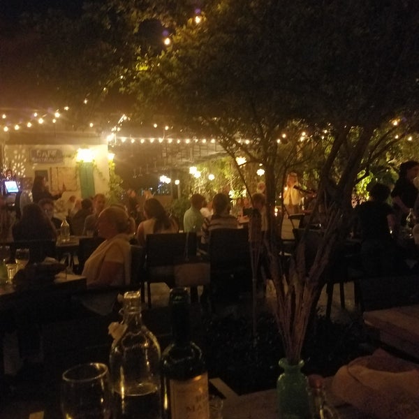 Great atmosphere,  life music great outdoor patio.
