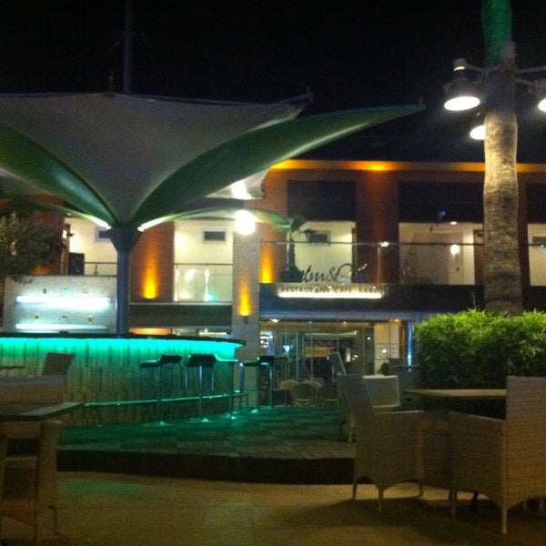 รูปภาพถ่ายที่ Güneş Beach Hotel โดย fatos&amp;süleyman B. เมื่อ 5/7/2013