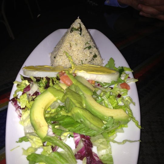 4/6/2013 tarihinde Susan R.ziyaretçi tarafından El Tule Mexican and Peruvian Restaurant'de çekilen fotoğraf