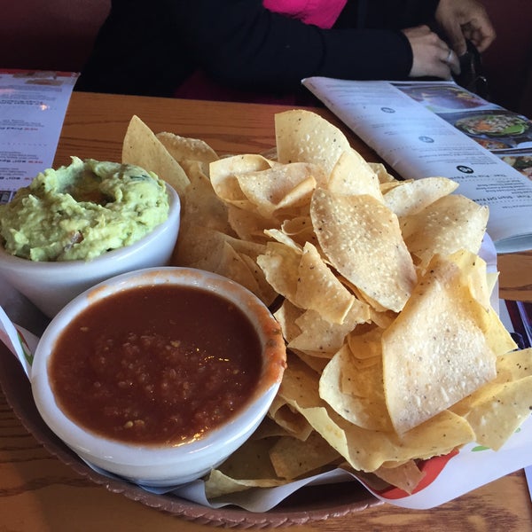 Photo taken at Chili&#39;s Grill &amp; Bar by Benjamin on 1/7/2015