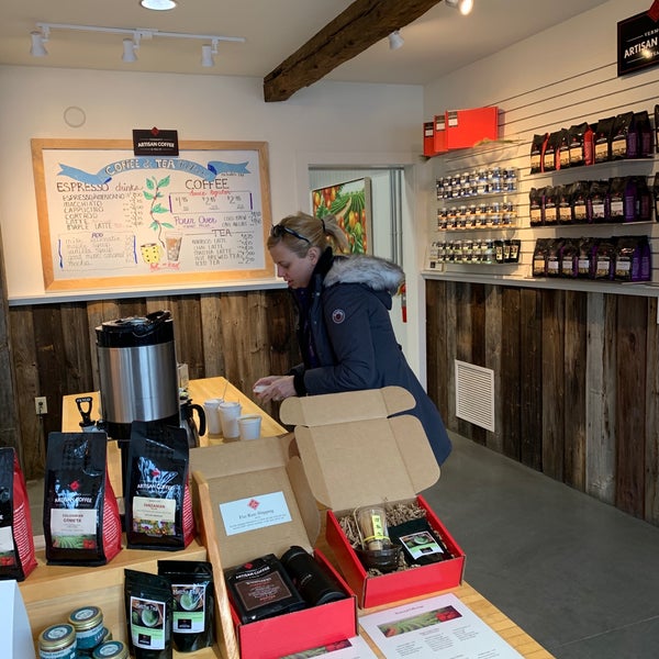 Photo taken at Vermont Artisan Coffee &amp; Tea Co by The Hair Product influencer on 12/16/2018