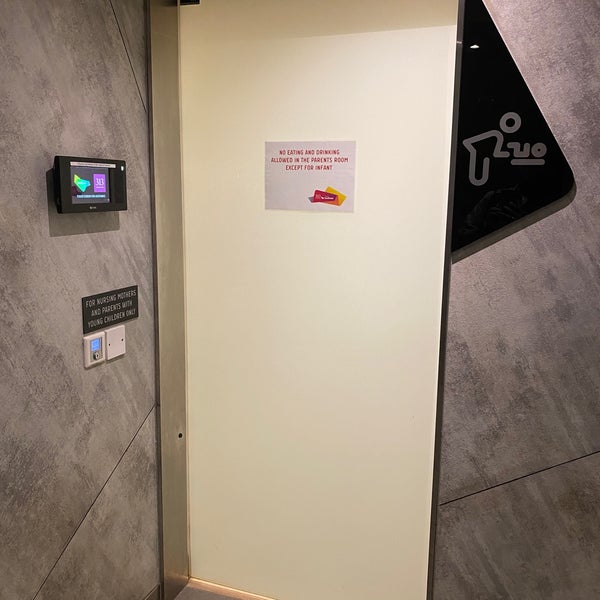 Parents room on level 1. Found this private space for parents to change kid’s diapers, or to feed a young child. Look for 7-Eleven convenience store near the taxi stand. This is towards the toilets