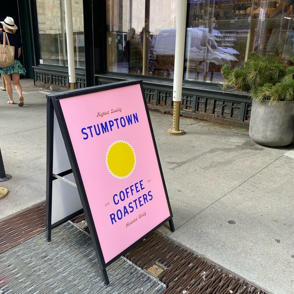 Photo taken at Stumptown Coffee Roasters by Cheen T. on 7/24/2022